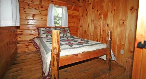 Robin Hill Camping Resort Deluxe Cottage 13 thumb 3