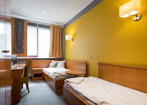 Hotel Restauracja Tawerna Gliwice - duży parking gratis Room Type - Standard Twin Room
