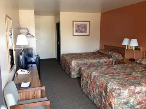 Cottonwood Inn & Suites