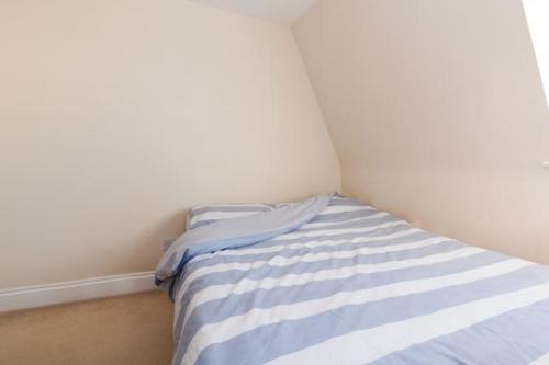 Camden Apartment E/Apartment - image 11