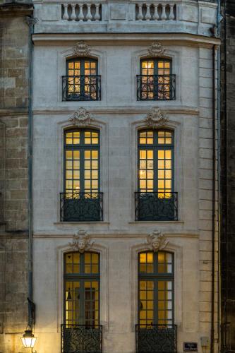 Entrance, Villa Reale in Bordeaux