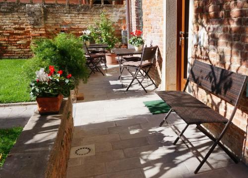 B&B HORTUS – Venice, GA