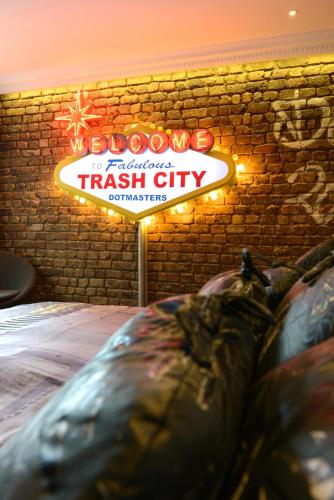 The Exhibitionist Hotel - image 12