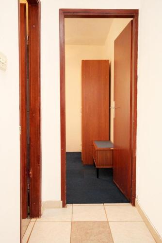  Apartment Mudri Dolac 5694b in Vrboska