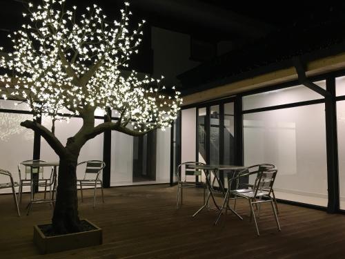 

Hwadam Inn