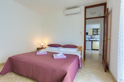 One-Bedroom Apartment image 10