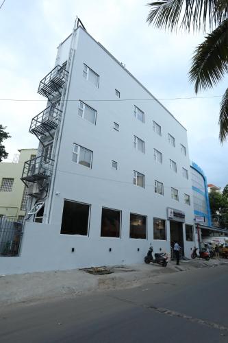 Season 4 Residences - Nungambakkam Near US consulate, Apollo Hospital, Shankar Nethralaya