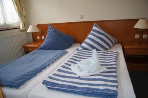 1 queen bed