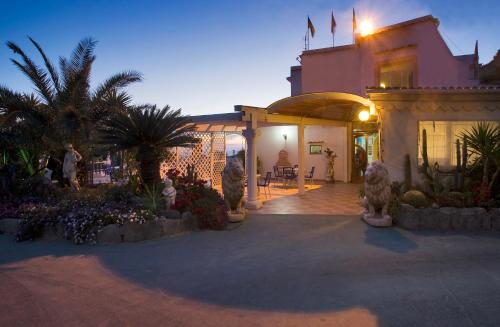 Hotel Riva del Sole - image 3
