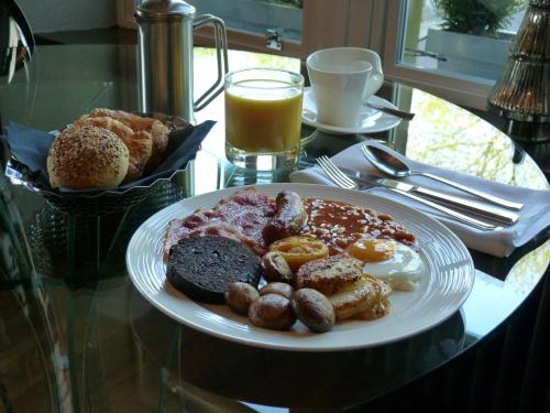 Ēdiens un dzērieni, Windermere Suites Bed And Breakfast in Vindenmēra