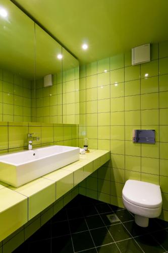 Three-Bedroom Apartment image 4