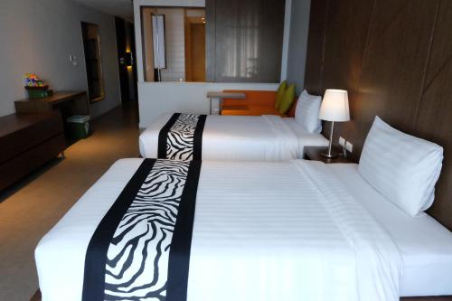 Superior Twin Room image 4
