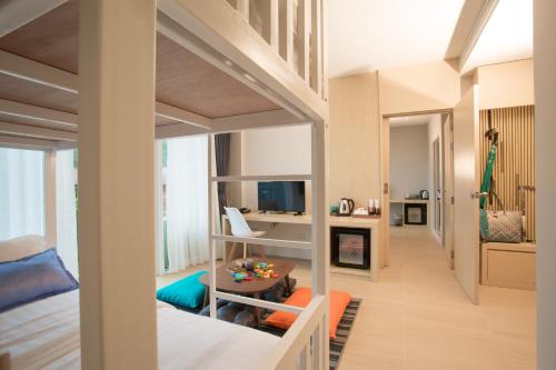 Deluxe Family Room image 1