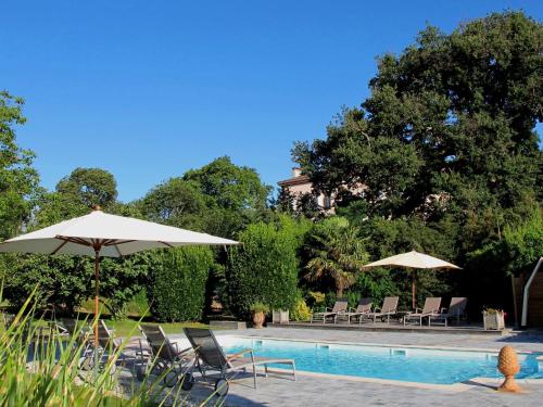 Skats, Chateau du Pegulier Location Integrale in Montaut (Midi-Pyrenees)