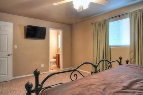 Windrow Retreat in New Braunfels, USA