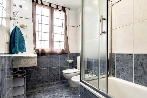 Three-Bedroom Apartment image 3