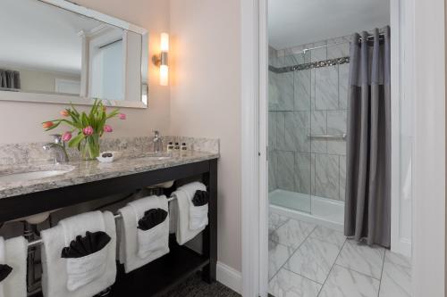 Maine Stay Inn and Cottages