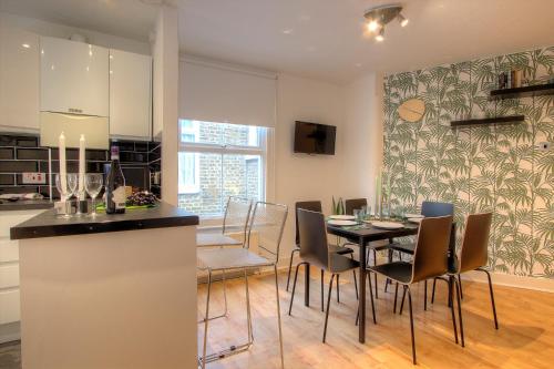 A Hotel Com Queens Park Private 2 Bedroom Apartment