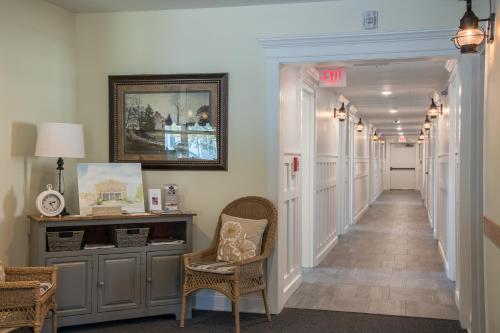 Harbor House Inn - image 2