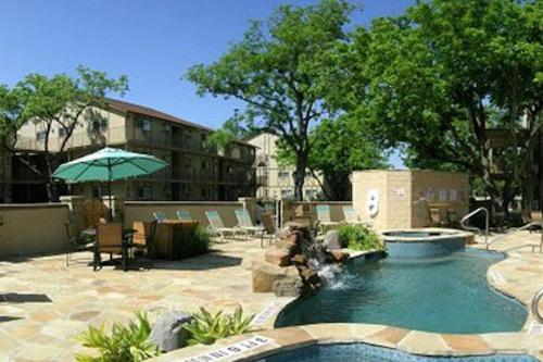 Pecan Perch in New Braunfels, USA