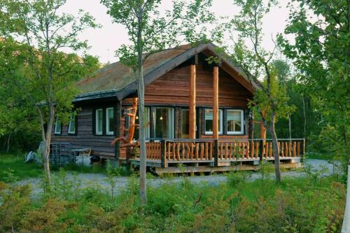 Cabin by the river - Accommodation - Storslett