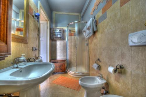 Bathroom, Guest House Qui Dormi L'Etrusco in Canino
