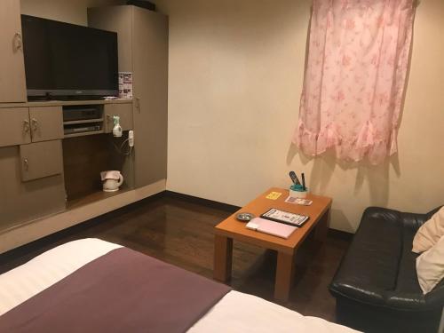 room detail thumbnail 2