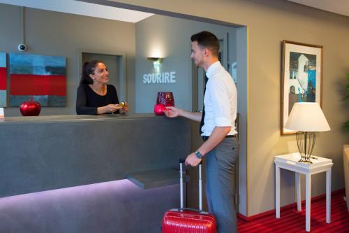 ล็อบบี้, โรงแรมเล ฌาร์แด็ง ดาดัลริค (Hotel Les Jardins d'Adalric) in อูบาเน