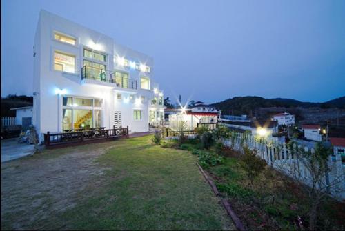 Sunmoon Pension Yeosu-si