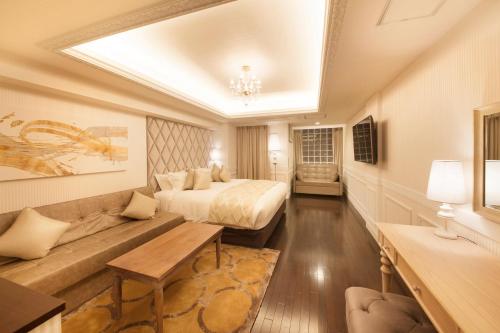 Superior King Room - Non-Smoking image 10