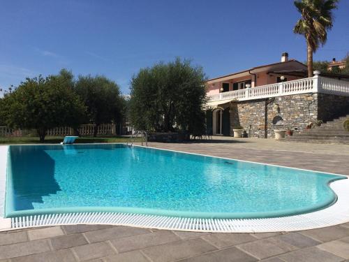 Villa con piscina a Imperia, Italy Imperia