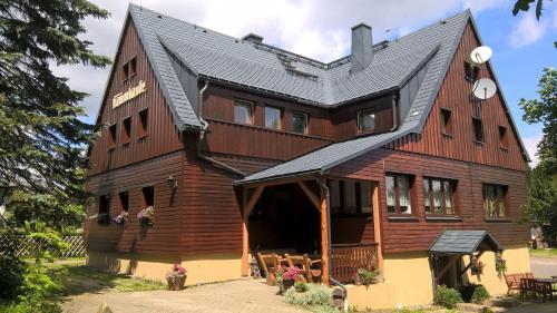 B&B Hermsdorf - Kammbaude - Bed and Breakfast Hermsdorf