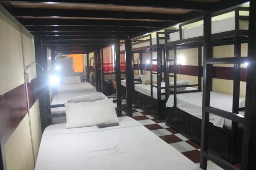 ザ ローカル リバーサイド