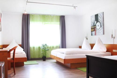 Hotel Pension Kaempfelbach in Konigsbach-Stein