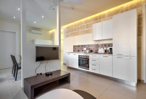 Vallettastay Classic Apartments 5