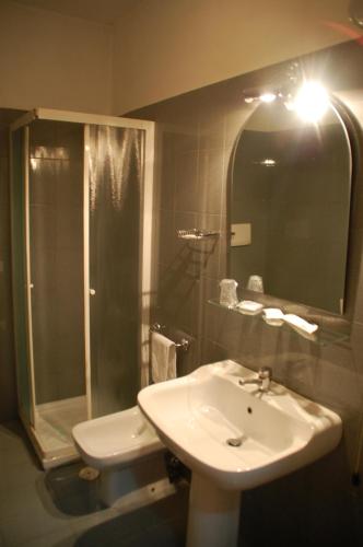 Bathroom, Campus Hotel in Bari