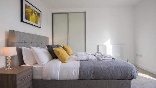 Tailored Stays - De Havilland House - image 8