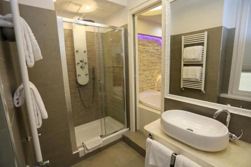 Luxury on the River - image 4