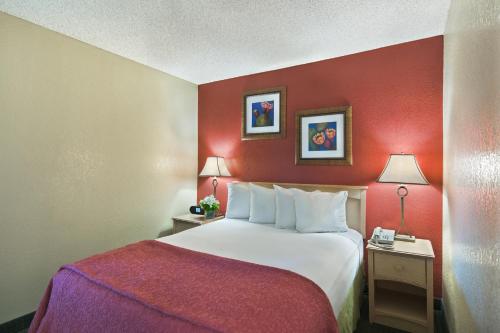 Oxford Suites Lancaster