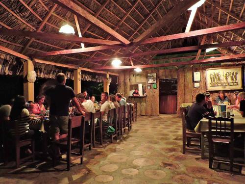 Restorāns, Campamento Rio Lacanja in Champa