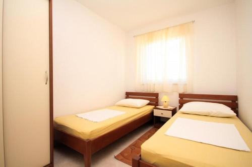 Apartments with a parking space Seget Vranjica, Trogir - 8507