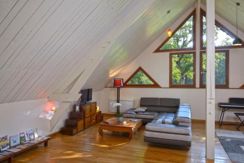 Le Loft Moderne et Chaleureux avec Vue Verdoyante