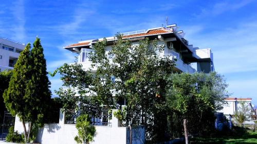 Etna Apartments - image 6