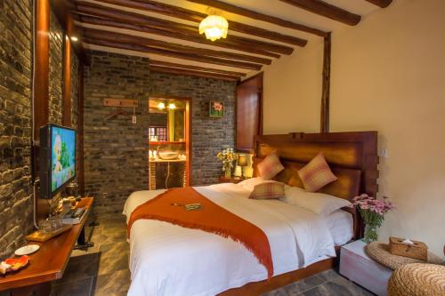 Zui Inn Zui Inn is a popular choice amongst travelers in Lijiang, whether exploring or just passing through. The property offers a high standard of service and amenities to suit the individual needs of all tr