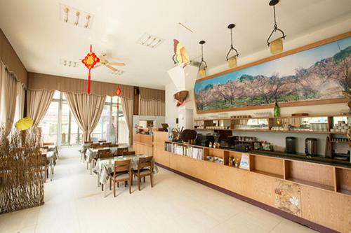 Restaurant, Maylin in Xinshe District