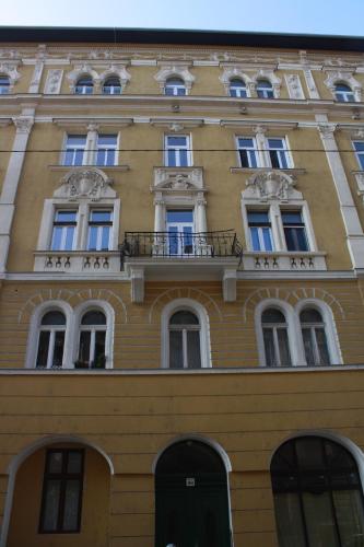 Alessia Apartment City Center - image 4