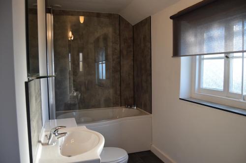 Whitewells Farm Cottages - image 14