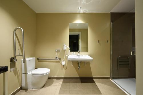 GRUMS HOTEL & SPA - image 10