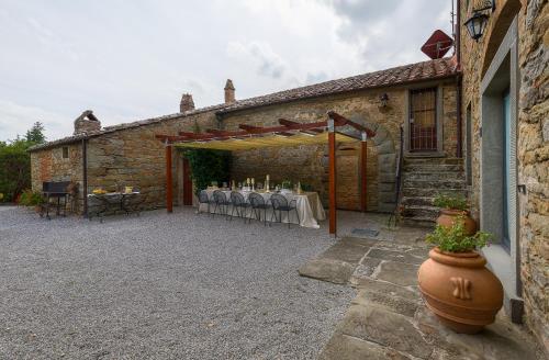 Inngang, Spacious Cortona Villa in Le Contesse