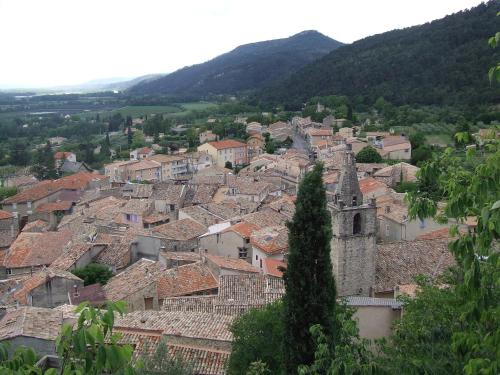 Buitenkant, Halte en Provence in Peyruis